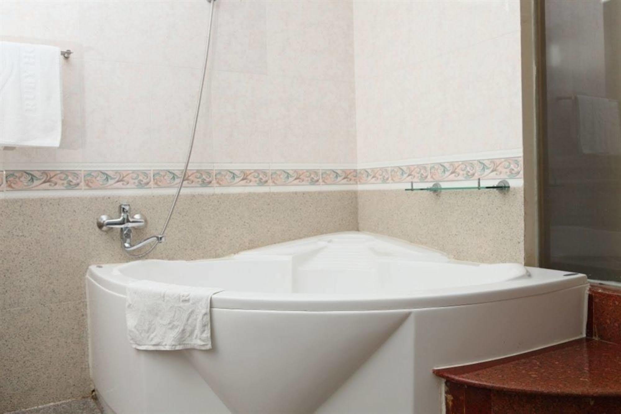 Ruby Hotel Хошимин Экстерьер фото