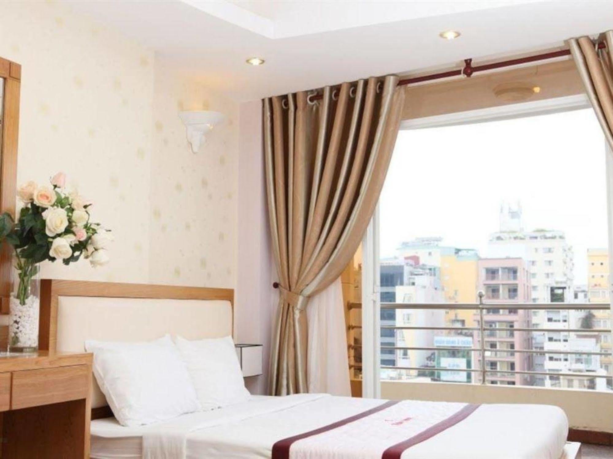 Ruby Hotel Хошимин Экстерьер фото