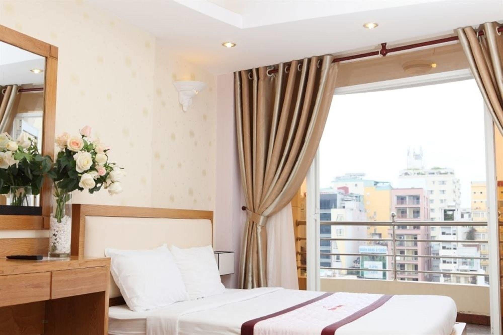 Ruby Hotel Хошимин Экстерьер фото